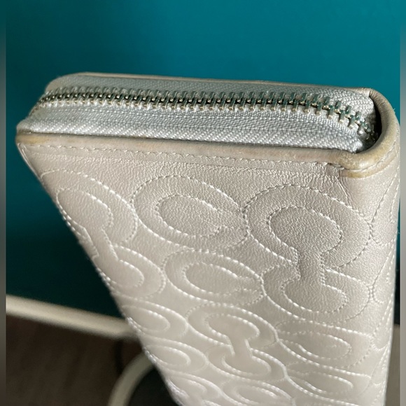 COACH  peyton OP Art Leather Zip Around Long Silver Wallet - Picture 6 of 10